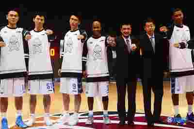 NBA全明星票选开始，球迷热议热门球员